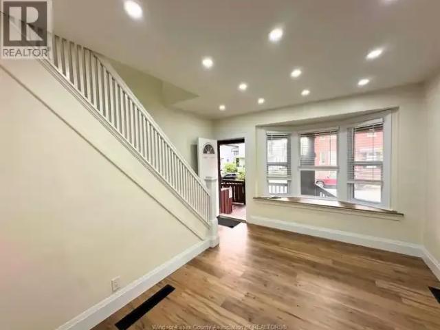 House 2 Bedroom For Rent Windsor ON 1800 ES104972898