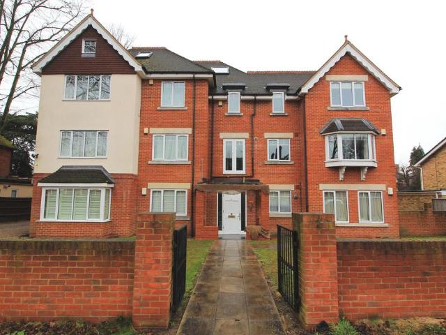 House, 2 Boyn Hill Avenue, Maidenhead 2 bed flat to rent £1,700 pcm £392 pw