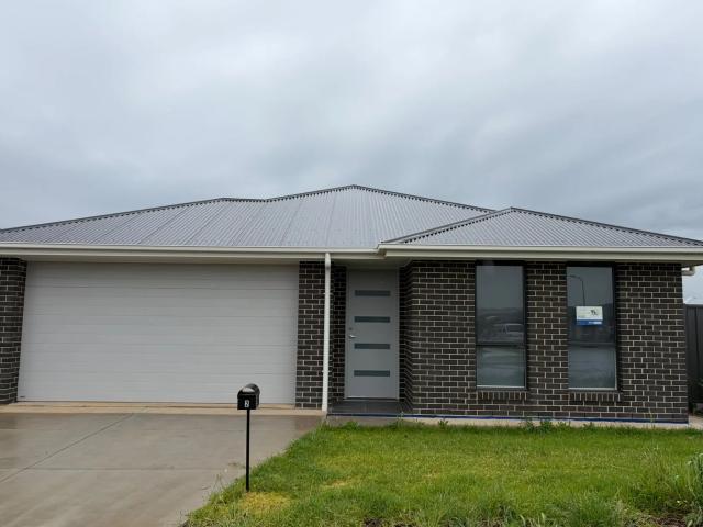 house 2 Calypso Circuit, Munno Para