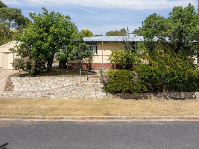 house 2 Snowden Street, Cooma