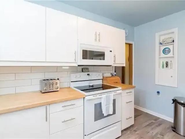 House 2.5 Bedroom For Rent Winnipeg MB 2050 ES105023149