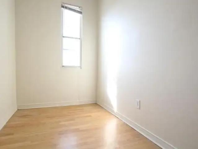 House 2.5 Bedroom For Rent Ottawa ON 2000 ES102846696