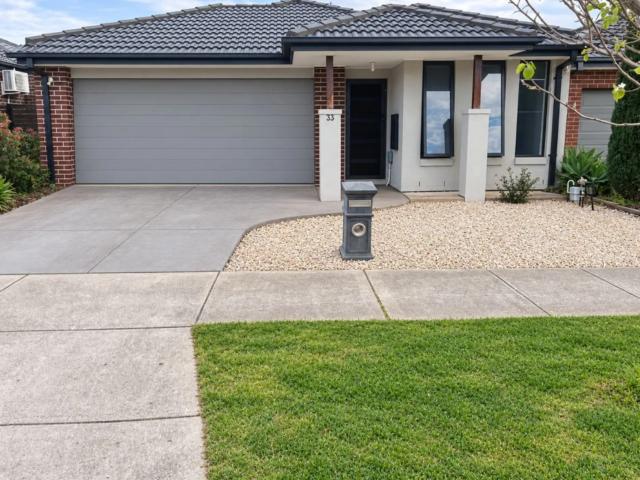 house 33 Award Crescent, Truganina