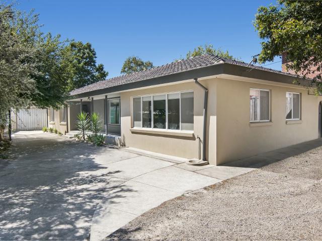 house 33 Leisure Way South, Rosebud