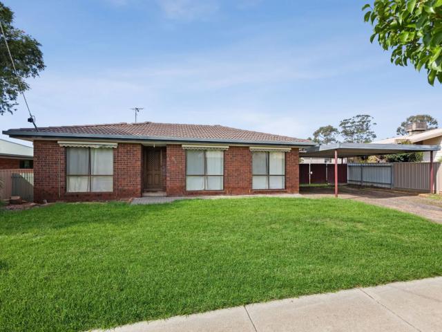house 313 Mackenzie Street West, Kangaroo Flat
