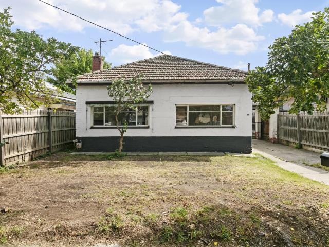 house 32 Alma Street, West Footscray
