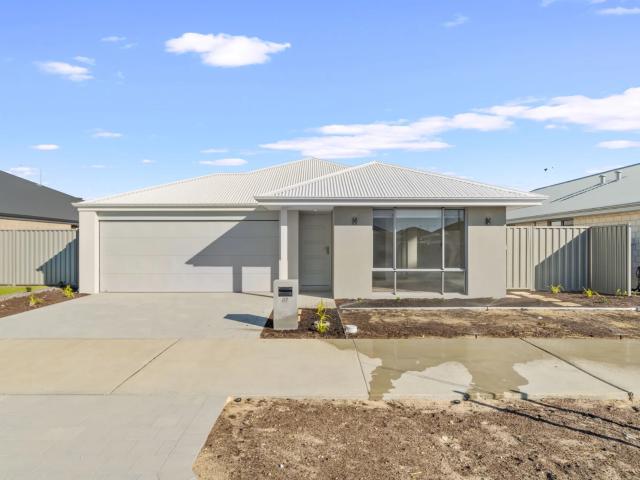 house 37 Feldspar Road, South Yunderup