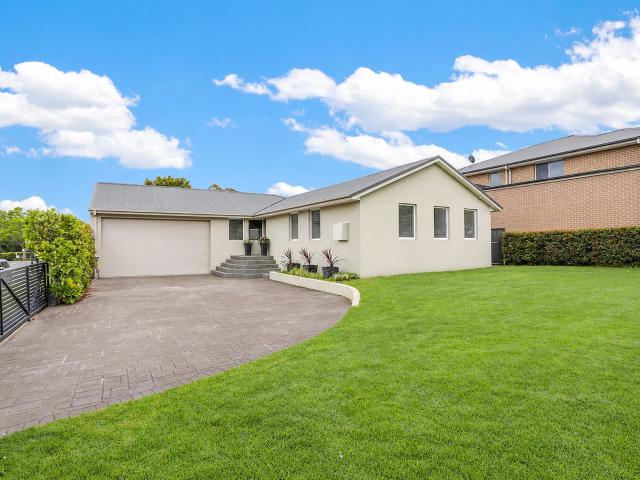 house 38 Nancy Place, Galston