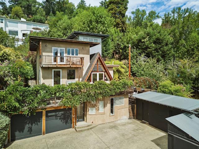 House with garden and terrace