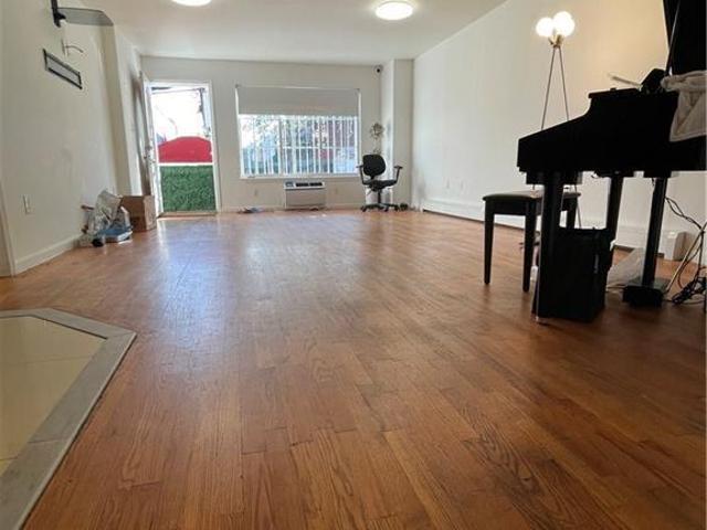 house 3 bedroom, Bronx NY 10473 DLS72692402