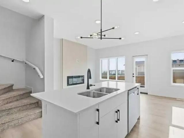 House 3 Bedroom For Rent Cochrane AB 2750 ES105623643