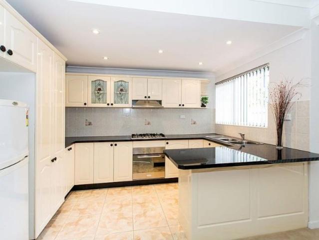 House 3 Bedroom For Rent Condell Park, 850 ES105339182