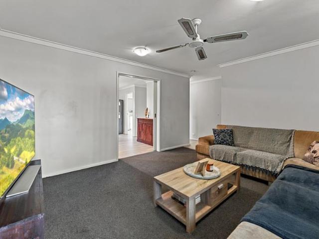 House 3 Bedroom For Rent Cooloongup, WA ES105810946