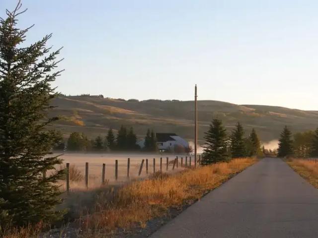 House 3 Bedroom For Rent Calgary AB 4975 ES104362670