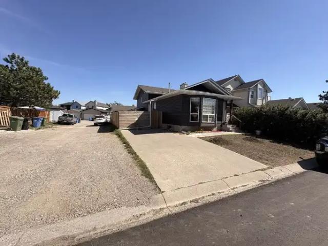 House 3 Bedroom For Rent Calgary AB 1999 ES105150960