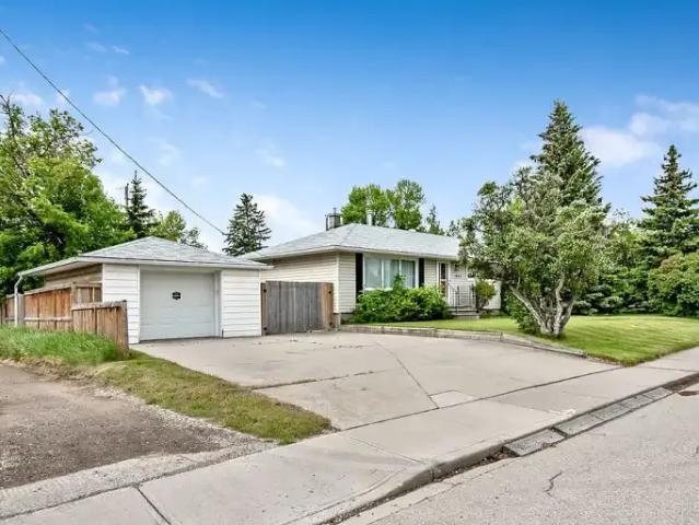 House 3 Bedroom For Rent Calgary AB 2400 ES105580908