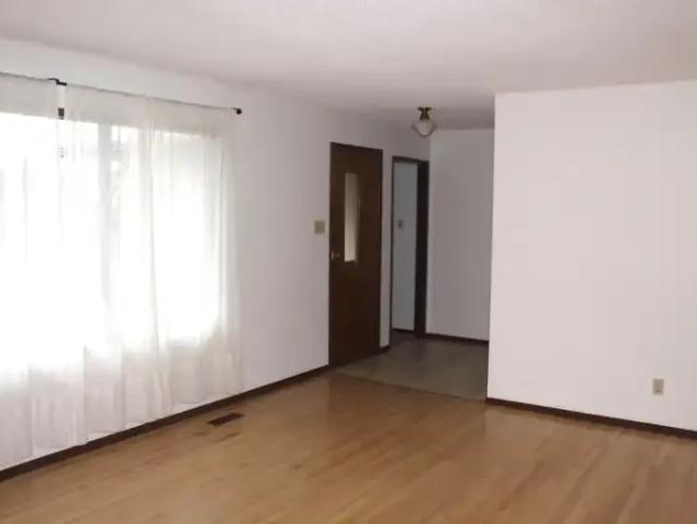 House 3 Bedroom For Rent Calgary AB 2450 ES105135810