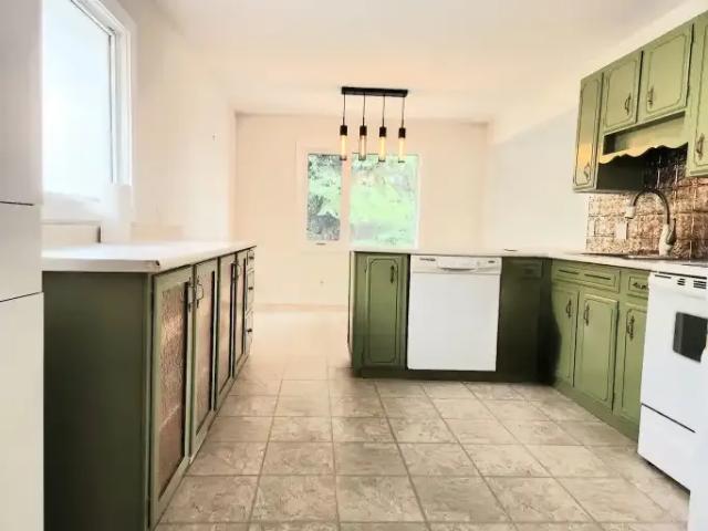 House 3 Bedroom For Rent Calgary AB 2600 ES104433936