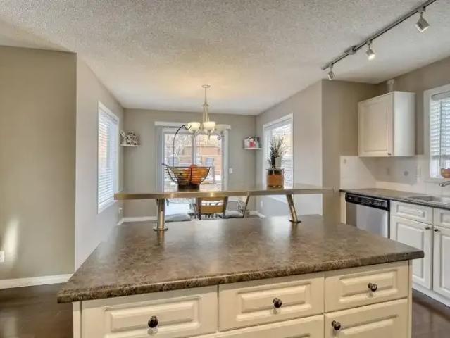 House 3 Bedroom For Rent Calgary AB 2650 ES105654069