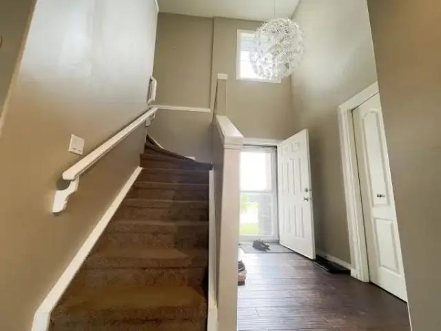 House 3 Bedroom For Rent Calgary AB 2700 ES105345039