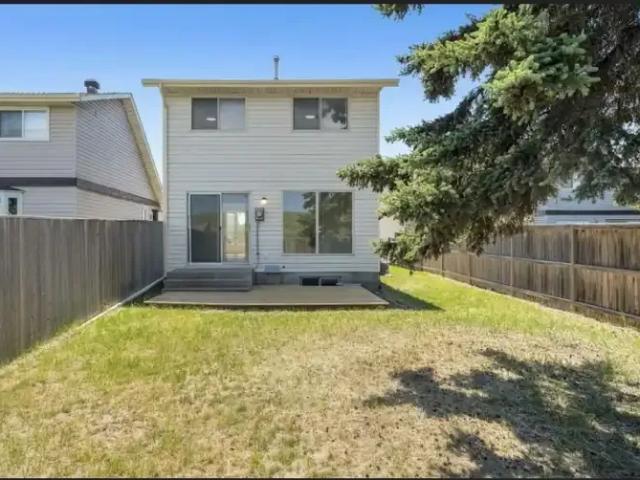 House 3 Bedroom For Rent Calgary AB 2900 ES104470045