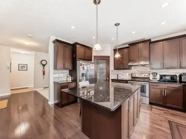 House 3 Bedroom For Rent Calgary AB 3800 ES105581040