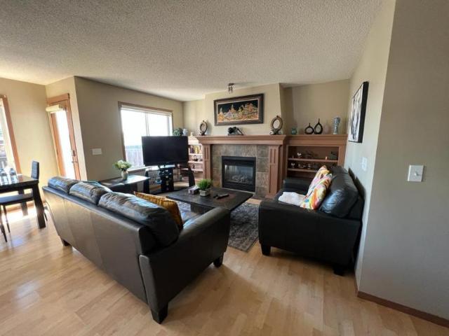House 3 Bedroom For Rent Calgary Calgary 1452 ES98695952