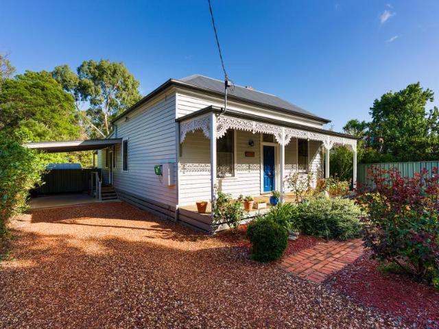 House 3 Bedroom For Rent CASTLEMAINE VIC ES104951115
