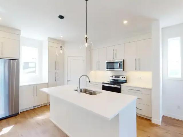 House 3 Bedroom For Rent Chestermere AB 2200 ES105467175
