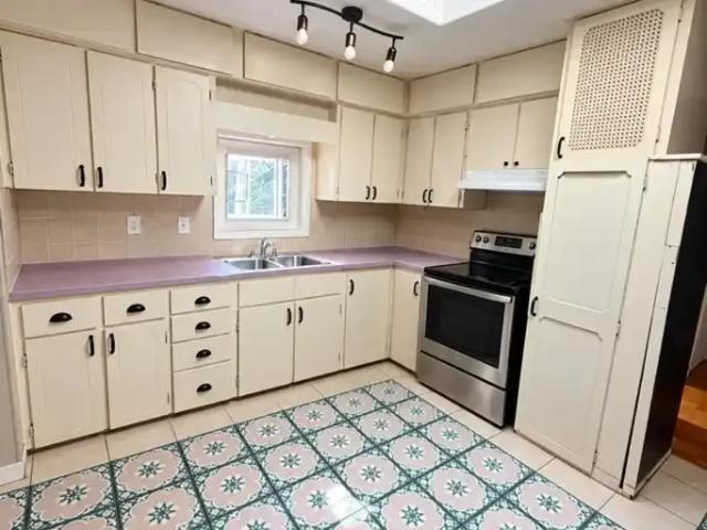 House 3 Bedroom For Rent Chilliwack BC 2400 ES105581159