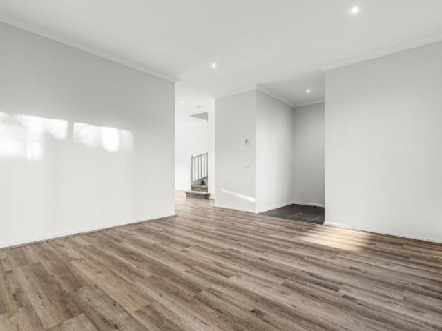 House 3 Bedroom For Rent Cranbourne VIC ES106003498