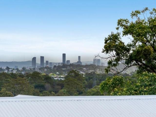 House 3 Bedroom For Rent Belmont, QLD 975000 ES103414830