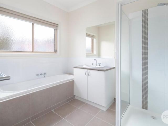 House 3 Bedroom For Rent BUNINYONG VIC ES105944734