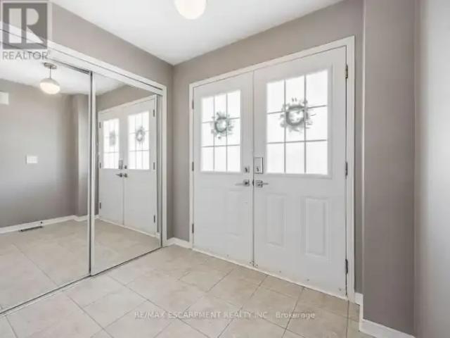 House 3 Bedroom For Rent Burlington ON 3500 ES105394984