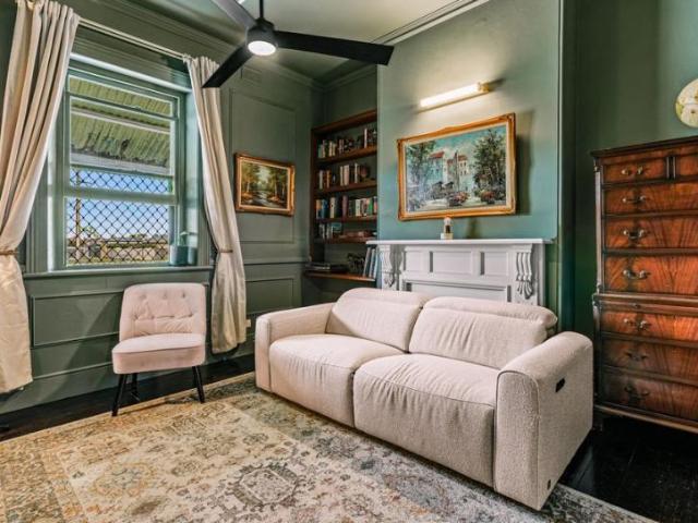House 3 Bedroom For Rent Glanville, SA ES105707402