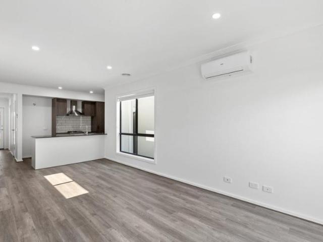 House 3 Bedroom For Rent Donnybrook VIC 450 ES102705685