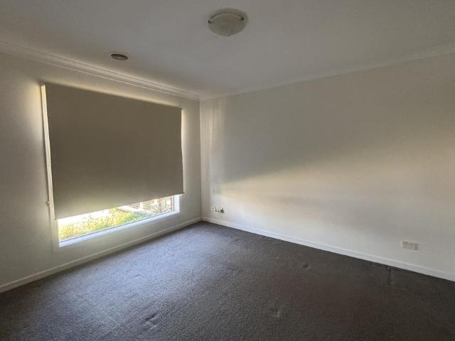 House 3 Bedroom For Rent Deer Park VIC 520 ES105584208