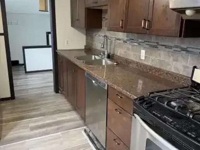 House 3 Bedroom For Rent Edmonton AB 1650 ES105486444