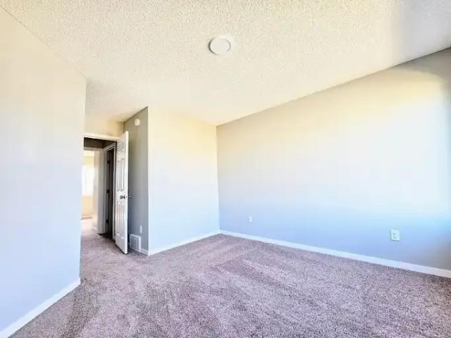 House 3 Bedroom For Rent Edmonton AB 2000 ES105047950