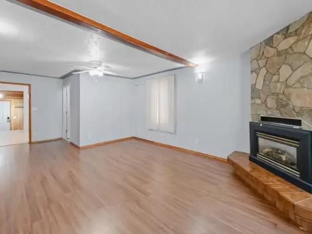 House 3 Bedroom For Rent Edmonton AB 2000 ES105327067