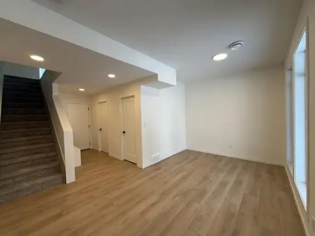 House 3 Bedroom For Rent Edmonton AB 2495 ES105554474