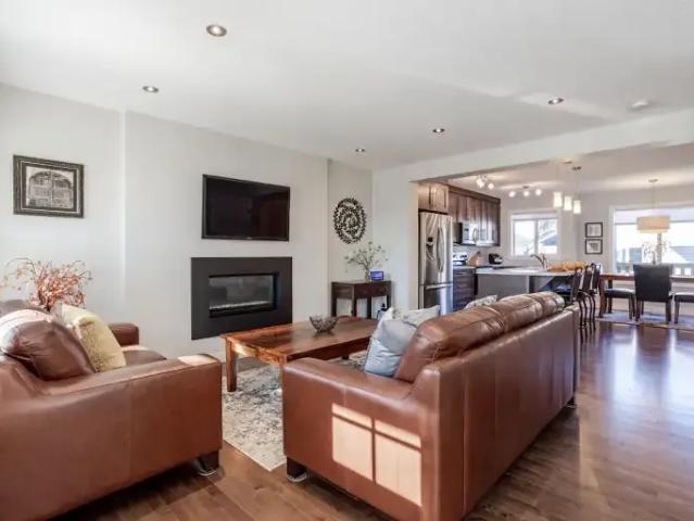 House 3 Bedroom For Rent Edmonton AB 3145 ES105100691