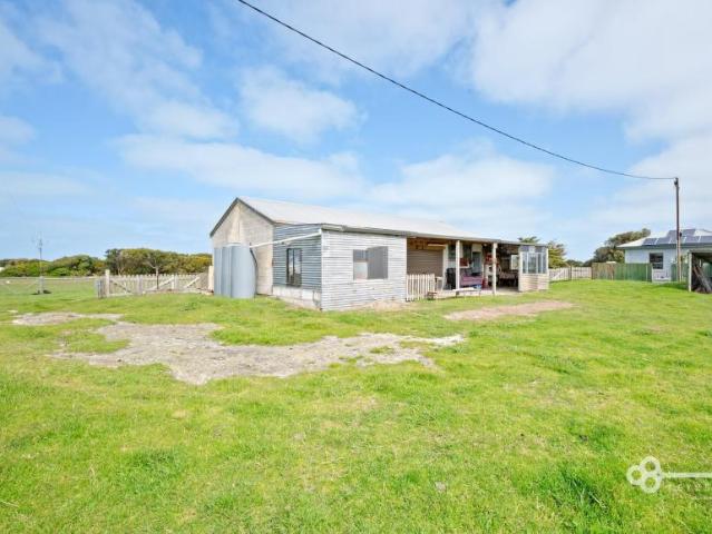 House 3 Bedroom For Rent Eight Mile Creek SA 579000 ES105509135