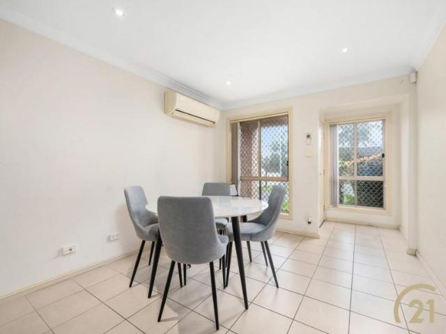 House 3 Bedroom For Rent Fairfield West, ES104327148