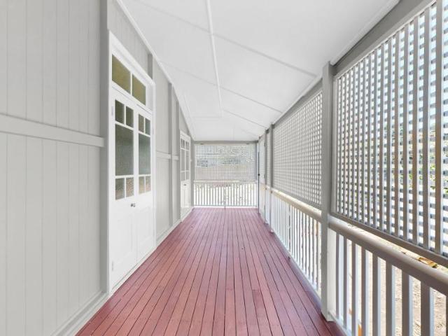 House 3 Bedroom For Rent Kelvin Grove QLD 750 ES106064412