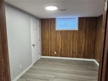 House to rent in Victoria Hills - Parking