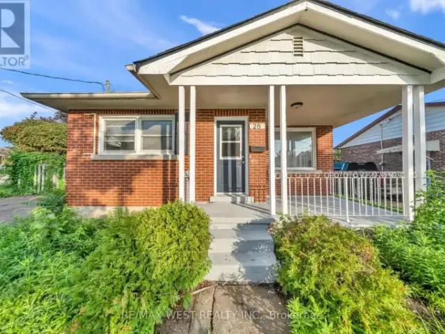House 3 Bedroom For Rent Kitchener ON 2400 ES105281944