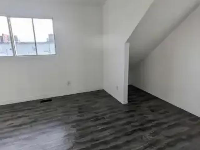 House 3 Bedroom For Rent Kitchener ON 3200 ES105643505