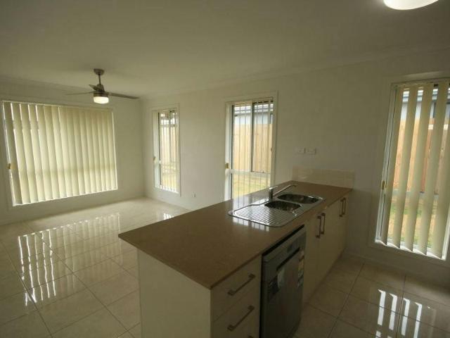 House 3 Bedroom For Rent Kirkwood QLD 550 ES105943004