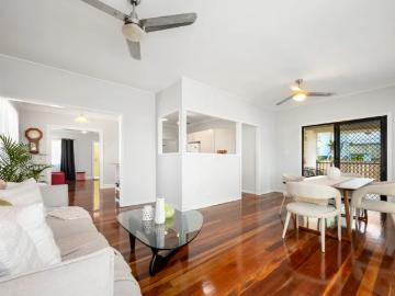 House 3 Bedroom For Rent Holland Park QLD ES102473326